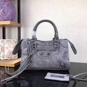 BALENCIAGA ショルダーバッグ 限定 抜群のシックさを誇るアイテム レディース バレンシアガ コピー 大容量 ブランド 格安