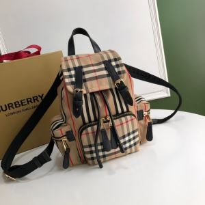 大人しいコーデにマッチ バーバリー Burberry バックパック レディース コピー チェック カジュアル 日常 激安 80067251