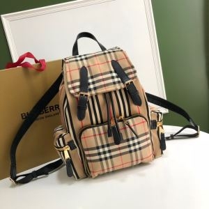 バーバリー Burberry バックパック シックなコーデのヒント レディース コピー 大容量 おしゃれ 完売必至 80171641