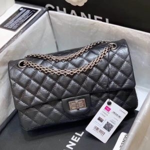 シャネル ショルダーバッグ 新作 圧倒的シックさある限定品 CHANEL バッグ コーデ レディース コピー 2色 相性抜群 最低価格