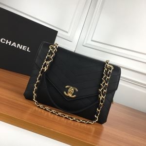 おしゃれ上級者をも魅了 シャネル ショルダーバッグ 新作 2020春夏 CHANEL バッグ 値段 レディース コピー ブランド 安価