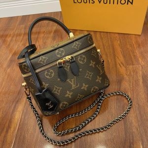 ルイヴィトン ショルダーバッグ 限定 ナチュラルコーデに Louis Vuitton レディース コピー モノグラム ブランド 格安 M45165