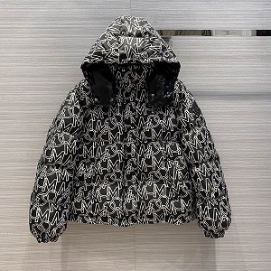 今季も取り入れやすいコーデMONCLER モンクレール 新作...