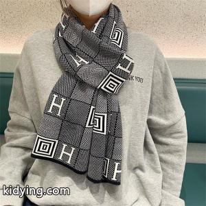 幾何 H ロゴ柄 シックモノクロ hermes コピー エルメス コピー 偽物 マフラー 秋冬高品質アクセサリーkidying26fymmKr