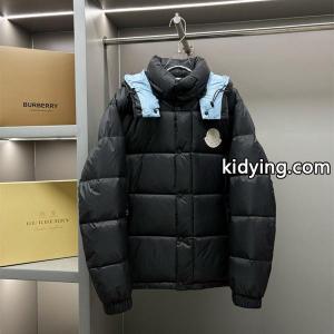ライトブルーフードが映える 2026冬注目 極暖ボリューム モンクレール スーパーコピー moncler スーパーコピー スーパー コピー ダウンジャケットkidying26y0nCya