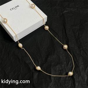 セリーヌ コピー celine コピー 偽物 2026秋冬 パール＆ゴールド チェーンチョーカー 寒暖シーズンに最適な一枚kidying26qqSniu