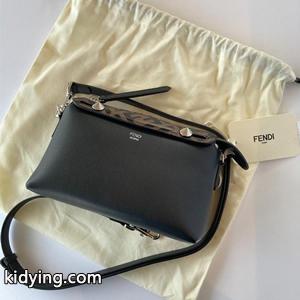 fendi コピーブランド偽物 レディース フェンディ コピーブランドハンドバッグ 通販 上質なレザーの風合い モードな雰囲気が漂う 高品質kidying26niuaim