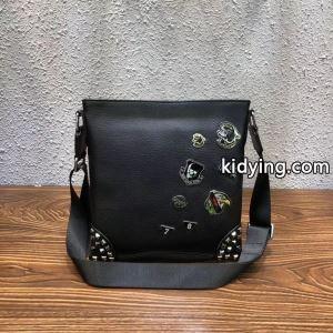 PHILIPP PLEIN フィリッププレイン コピー バッグ メンズ ショルダーバッグ ブラック スタッズ付き パッチ 大容量 最安値kidying269DSbGz