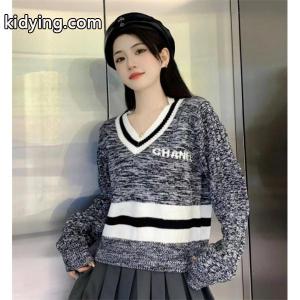冬のコーデも上品なイメージにしてくれる  肌寒い季節に欠かせない 秋冬におすすめ着こなし_ブランド セーターコピー 激安(日本最大級)kidying261jmaea