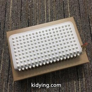 クリスチャンルブタン コピー 偽物 個性的 スタイリッシュ 精巧 スパイク ホワイト 長財布 CHRISTIAN louboutin コピーkidying26SD4rGf