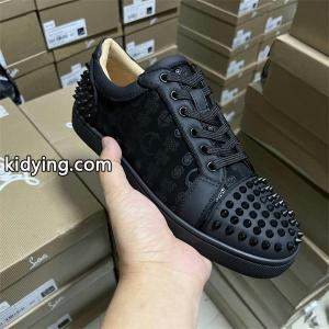 Christian louboutin コピーブランド 偽物 モダン ラグジュアリー ロゴパターン スタッズスニーカー クリスチャンルブタン コピーブランドkidying26GH9zmi
