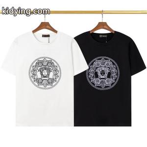 今すぐ買えちゃう！新着 ヴェルサーチ スーパーコピーversace スーパーコピー 春夏シーズンに登場 Tシャツ/ティーシャツ ヴェルサーチ スーパーコピー versace スーパーコピー_ブランド コピー 激安(日本最大級)kidying26HraqCi
