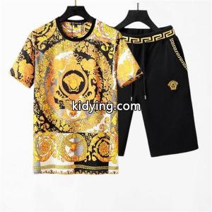 春夏トレンドの取り入れる 半袖Tシャツ ラフさとおしゃれを両立 ヴェルサーチ コピー versace コピー 大人コーデで活用_ヴェルサーチ コピー versace コピー_ブランド コピー 激安(日本最大級)kidying264XTj4v