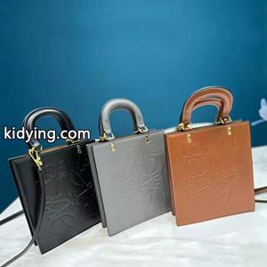 人気新品 loewe コピー偽物 ロエベ コピー トートバッグ 大人っぽさや重厚感をカジュアル 着こなしをアップグレードkidying26zGPXne