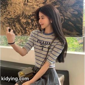 人気レディース プラダ コピーｔシャツコピー prada コピー 丸首kidying2691PrOf