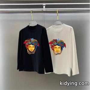2026秋冬おすすめ 新作 ブラック × ホワイト カラフルメデューサ刺繍 長袖Tシャツ ヴェルサーチ コピー versace コピー 偽物kidying26ODKHPf