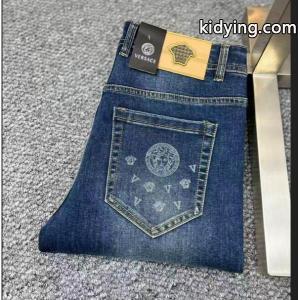 確定となる上品 versace スーパーコピー 爽やかなコーデにぴったり ヴェルサーチ スーパーコピージーンズ ブランド コピー 激安(日本最大級)kidying26nOz8vm