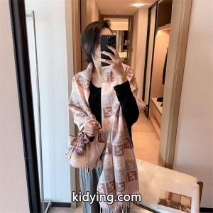 fendi ブランド コピー フェンディ ブランド コピー コピー2026秋冬マストバイ・グレース調マフラー 注目キーワードkidying26OTfiqi