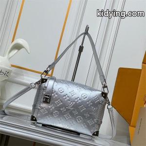 Louis vuitton スーパーコピー 冬の輝き シルバー 圧紋デザイン ボックス型 ルイヴィトン スーパーコピー スーパーコピー ショルダーバッグkidying26LHX1by