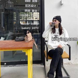 簡単にトレンド感のある celine コピーブランド セリーヌ コピーブランドスウェットスーパーコピー 街のおしゃれさんも愛用ブランド コピー 激安(日本最大級)kidying269rKP9D