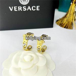 人気アイテム ヴェルサーチ コピーブランド ピアスコピー versace コピーブランドおしゃれをレベルアップ_ブランド コピー 激安(日本最大級)kidying26Sneeua