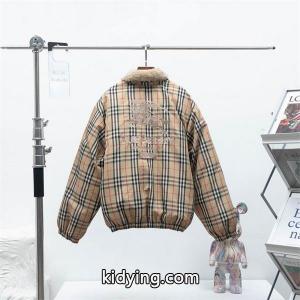 バーバリー コピーブランド burberry コピーブランド  人目を引く存在感　ダウンジャケット スーパーコピーブランド激安通販 専門店kidying26i09Hbe