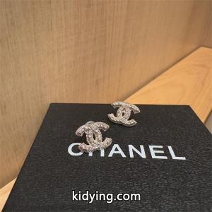 キラキラCHANE1コピーピアス 華やかに魅せる秋冬コーデ_ _ブランド コピー 激安(日本最大級)kidying26yyay4z