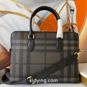 新作登場!burberry コピー バーバリー コピー コピー ビジネスバッグ メンズ チェック柄 2色展開 大人の余裕を感じるkidying26KnWr4v