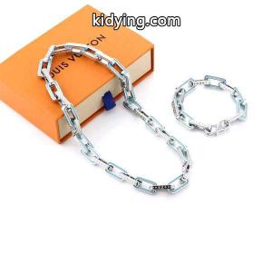 春夏オシャレに注目 ルイ ヴィトン スーパーコピー LOUIS vuitton スーパーコピー ネックレス  特に話題なの上品　即完売_ルイ ヴィトン スーパーコピー LOUIS vuitton スーパーコピー_ブランド コピー 激安(日本最大級)kidying26XbWrya