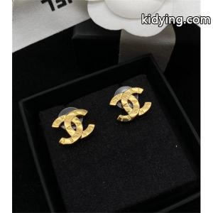 ピアス 落ち着いたコーデが楽しもう 秋冬におすすめ着こなし  簡単にコーデをおしゃれに演出_ _ブランド コピー 激安(日本最大級)kidying26HvKXTj
