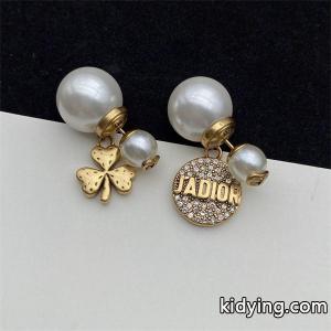 この秋におしゃれでかわいい着こなし ディオール ブランド コピー 冬のお洒落を楽しむ dior ブランド コピー おしゃれな着こなし ピアス_ディオール ブランド コピー dior ブランド コピー_ブランド コピー 激安(日本最大級)kidying26CaqCCe