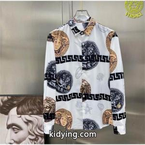 おすすめ着こなし 季節感溢れる秋らしいコーデ ヴェルサーチ コピー versace コピー シャツ_ヴェルサーチ コピー versace コピー_ブランド コピー 激安(日本最大級)kidying26ui45vi