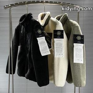 幅広い年代で使えるStone Island コピー ムートンコート 定番 バランスの取れたコーデスタイルkidying260XrGfC