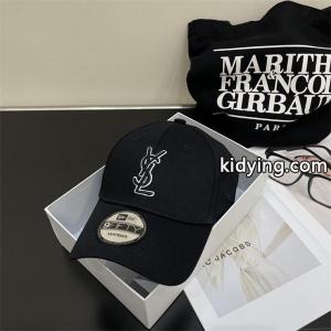 Saint laurent ブランド コピー サンローラン ブランド コピー 帽子コピー 落ち着いた秋冬の雰囲気に演出 秋冬の必需品__ブランド コピー 激安(日本最大級)kidying26jqm0zm