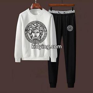 派手になり過ぎない感じversace コピー ヴェルサーチ コピーコピーセットアップメンズ 大人のラグジュアリー感を演出kidying26qSrqia