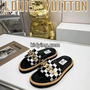 ファッション業界で注目LOUIS vuitton スーパーコピー ルイヴィトン スーパーコピースリッパスーパーコピー 新品 華々しいデザイン 男女兼用kidying26L9jSXj
