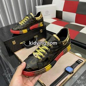 選べる極上 2026年ヴェルサーチ コピーブランド偽物 スニーカー versace コピーブランド 2色可選 華やかに魅せる秋冬コーデ メンズシューズkidying26GfCque