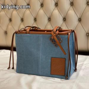 トレンド感を楽しめ新作loewe コピーロエベ コピー コピー バッグ デニム 都会的な雰囲気が漂う プレーンなデザインkidying26KbKzKr