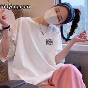 この夏最も勢いのあるブランド loewe ブランド コピー ロエベ ブランド コピー コピー tシャツ 半袖 胸元ロゴ 気兼ねなく着られる 2色展開kidying265nu4ja