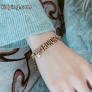 dior コピー ディオール コピー コピー ブレスレット スタイリッシュでおしゃれ レトロなルック プレミアムアイテムkidying26zqiKbe