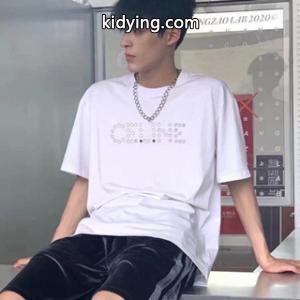 celine コピーブランド個性でトレンド セリーヌ コピーブランド スーパーコピー 半袖tシャツ セレブも愛用する 男女で着られるkidying26zKLj8D