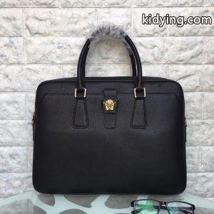 ヴェルサーチ コピー 冬ファッションの定番 versace コピー 季節感溢れる秋らしいコーデ ハンドバッグ 簡単にトレンド感のある_ヴェルサーチ コピー versace コピー_ブランド コピー 激安(日本最大級)kidying26CGX15n