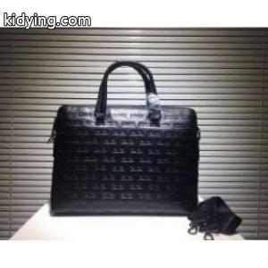 多機能versace ブランド コピー ヴェルサーチ ブランド コピー バッグメンズビジネスバッグ ハンドバッグ ショルダ付き通勤出張kidying26y4HPLD