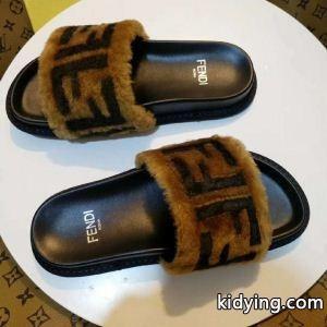 fendi コピー 激安品質保証定番人気レディース軽い幅広い防滑シューズファッション軽量高級感大活躍サンダルブラウンkidying26Kr05bu