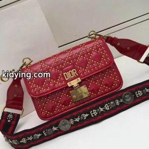 人気商品ディオール コピーバッグコピーレディースdior コピー金属ロゴ付き通勤ショルダーバッグkidying26Pra89j