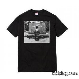 爽やかな雰囲気のあるsupreme コピー ケネディー グレイブストーン 吸湿速乾機能でＴシャツ ブラック _半袖Tシャツ_メンズファッション_スーパーコピーブランド激安通販 専門店kidying265ne0Tv