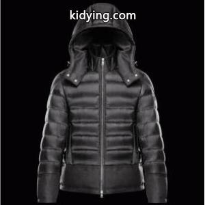 都会的なモンクレール コピーメンズダウンジャケットmoncler コピー RIOM ダウンアウターブルゾン2色可選kidying264rmKby