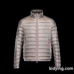 上品モンクレール ブランド コピーダウンジャケットmoncler ブランド コピー CAMELINEダウンアウタージップ開閉ポケットロゴマーク付き多色可選kidying26KvyGzm