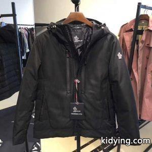 限定セール品質保証手触りのよいメンズファッション光沢感ブラックかっこいいシンプル男性用モンクレール スーパーコピー 激安 激安kidying268Tb8Hf