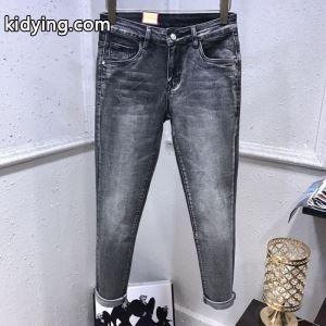 2026年の春夏はこれ！ アルマーニ コピー armani コピー 1枚でグッと華やかに デニムパンツ おしゃれの「主役」になる_アルマーニ コピー armani コピー_ブランド コピー 激安(日本最大級)kidying26Gv8b0n